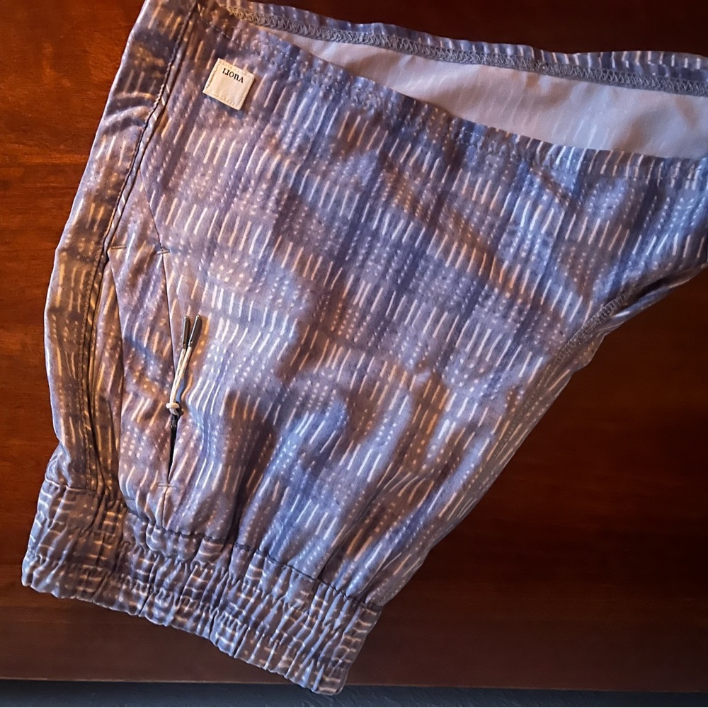 Vuori Gray Athletic Shorts Lightweight Elastic Waist